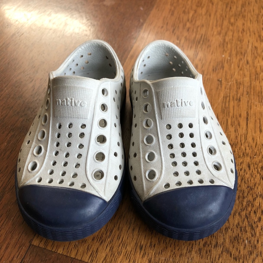 Lightly used Natives Toddler 5